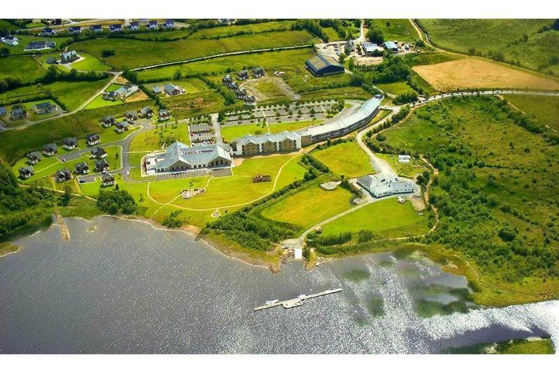 Ramada Hotel And Suites At Lough Allen Drumshanbo Eksteriør billede